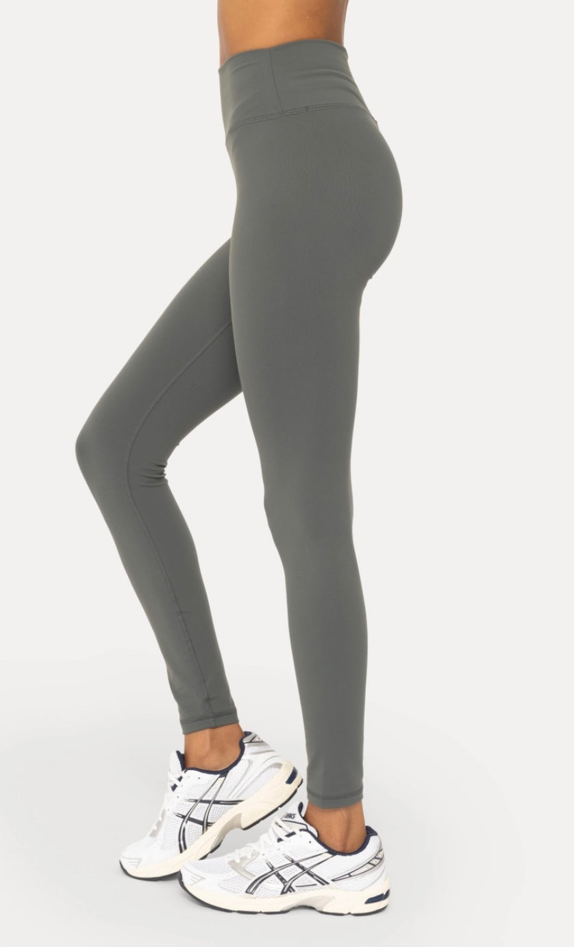 Mono B active wear Nylon-Blend Essential Solid
Leggings
