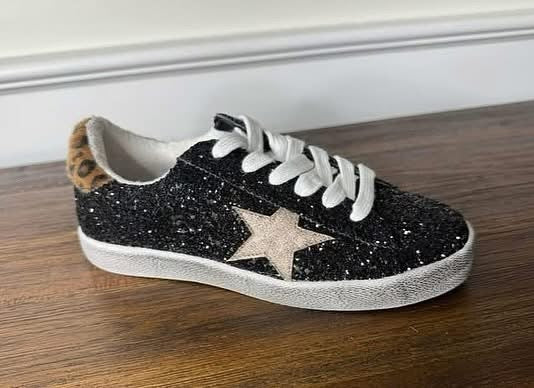 Very G “Skylar” casual shoe