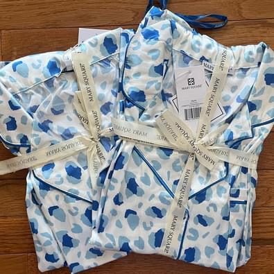Mary Square silk pajamas